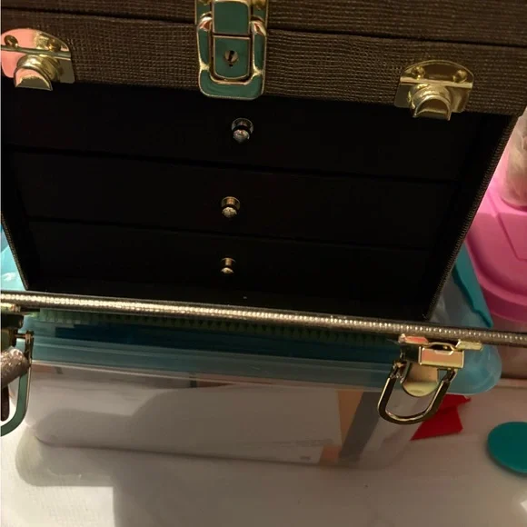 Elegant Gold Cosmetic Case - Picture 6 of 14